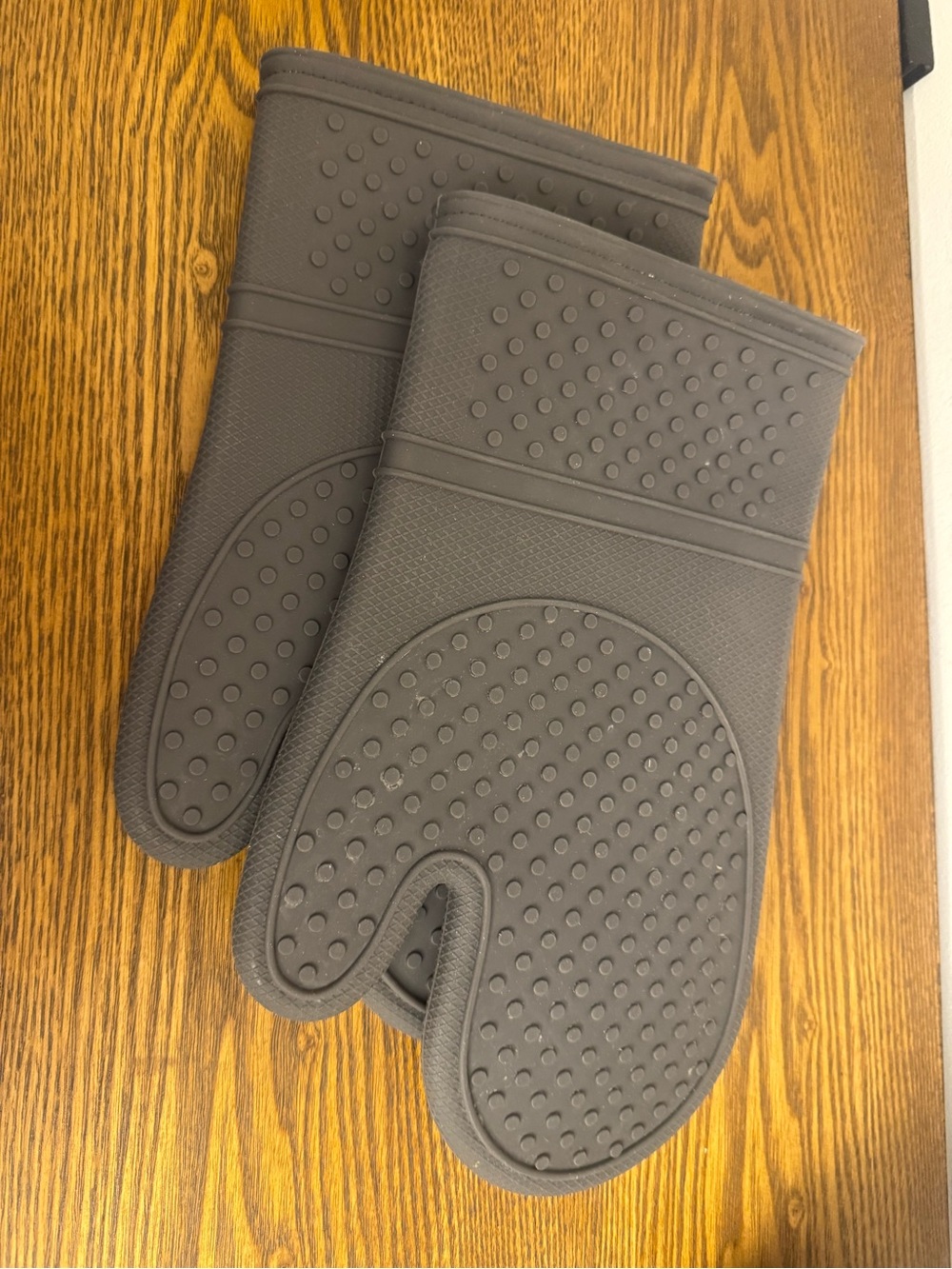 Pampered Chef Gray Silicone Oven Mitt Set of 2 Heat Resistant GUC